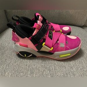 Li- Ning Wade All City 9 V2